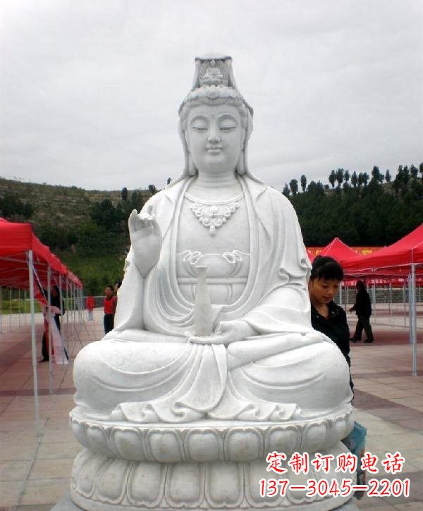 沈阳寺庙坐式观音雕像