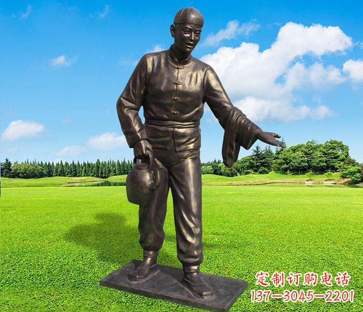 沈阳提茶壶的店小二铜雕