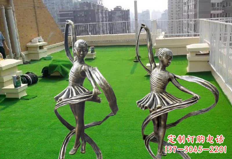 沈阳跳舞的女孩铜雕