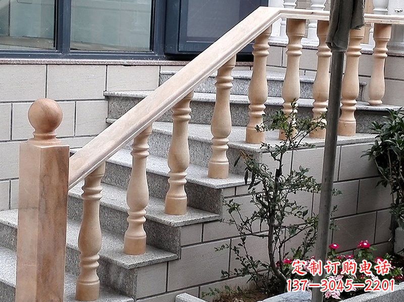 沈阳晚霞红小区栏杆石雕