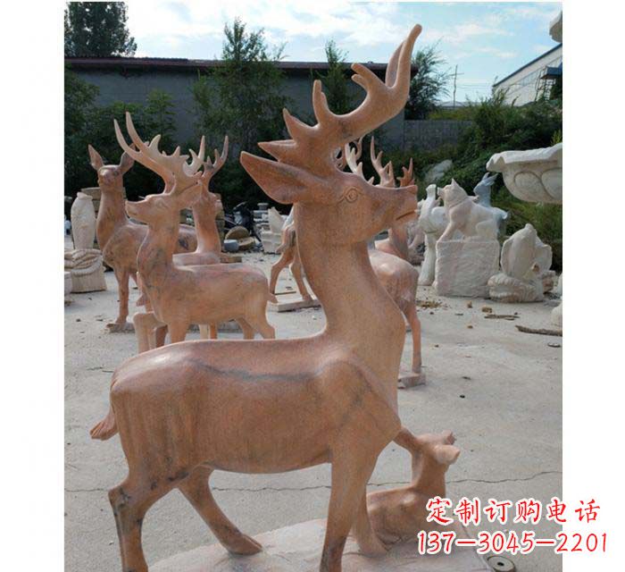 沈阳晚霞红驯鹿动物公园石雕