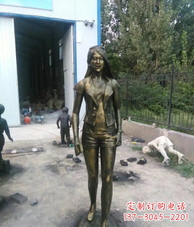 沈阳现代美女广场人物铜雕