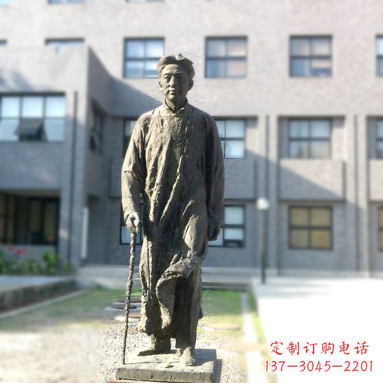 沈阳校园名人徐悲鸿雕塑