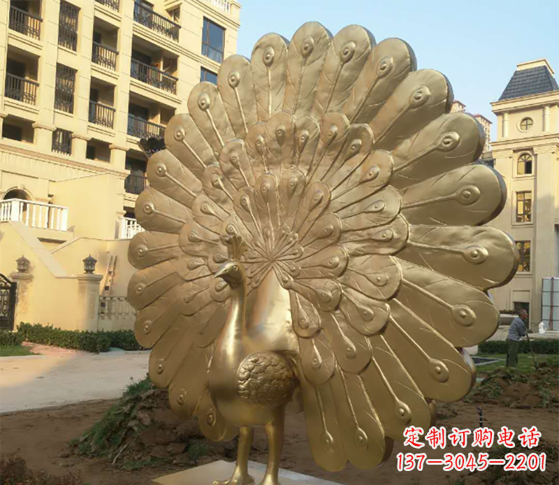 沈阳孔雀铜雕塑